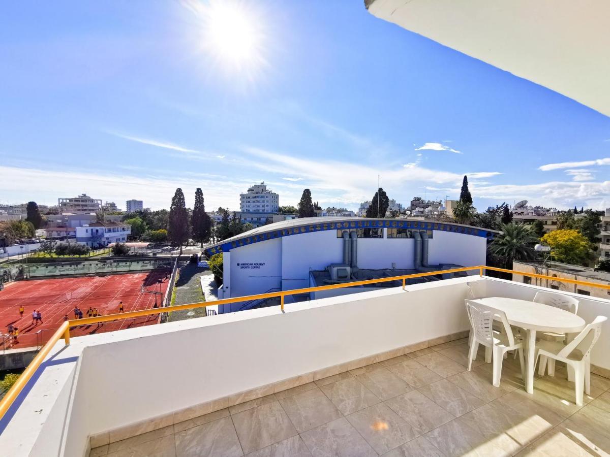 Sun Kissed Apartment Larnaca Exterior photo